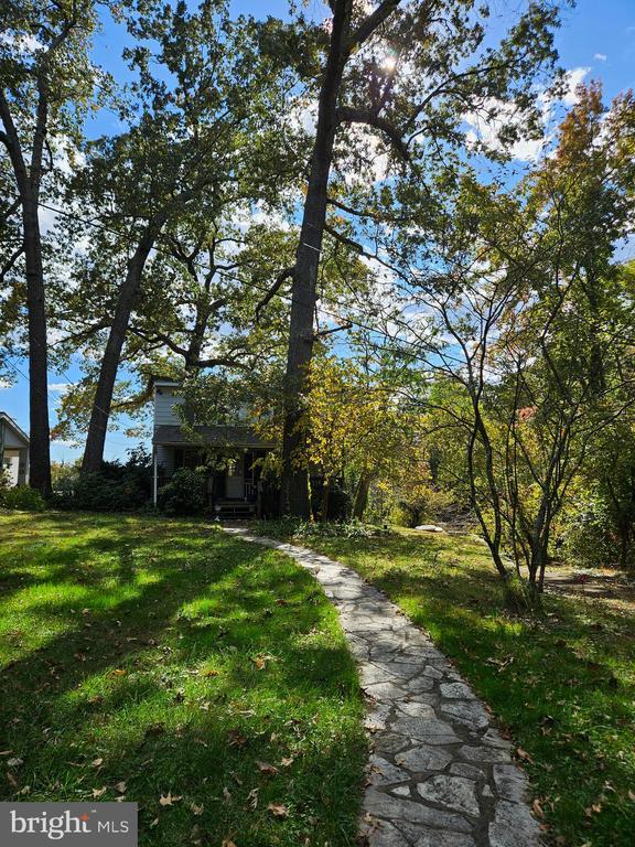 Building Photo - 355 Sturtons Ln