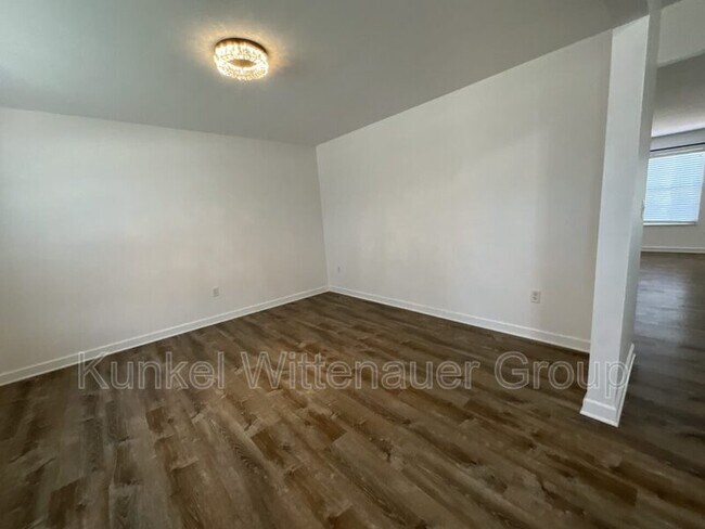 Foto del edificio - 2621 Greystone Estates Pkwy
