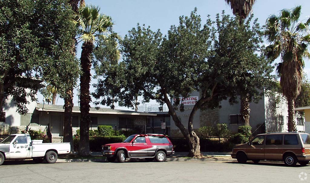 Building Photo - Coco Palms Apartments