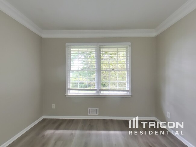 Foto del edificio - 2339 Country Club Dr SE