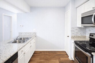 Building Photo - 8100 Cambridge St