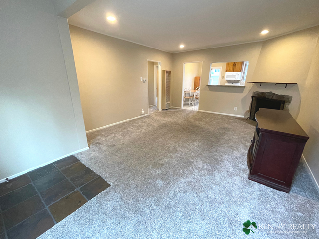 Building Photo - 3 Bedroom Home with Bonus Room in Redwood ...