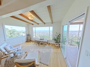Building Photo - 1227 Viscaino Rd