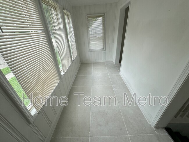 Foto del edificio - 8693 Paige Ave