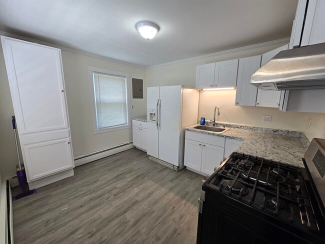 Building Photo - 30 Halstead St