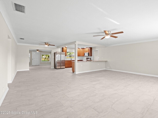 Building Photo - 7740 Pine Lake Dr