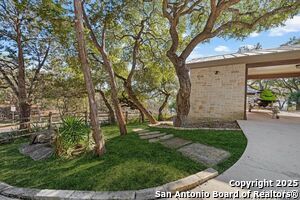 Building Photo - 760 Lookout Dr
