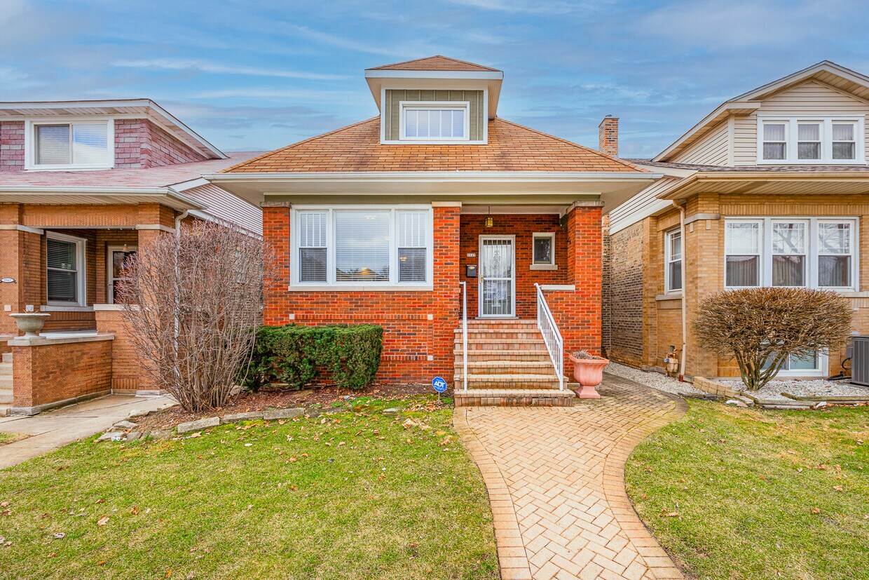 Primary Photo - 5547 W Wilson Ave