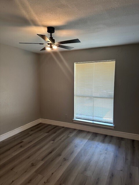 Foto del edificio - 7839 Vernwood St