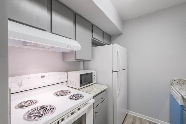 Building Photo - 8519 Hearth Dr