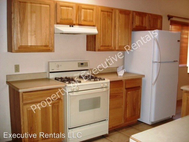 Building Photo - 3 br, 2 bath House - 2424 Bugatti Dr