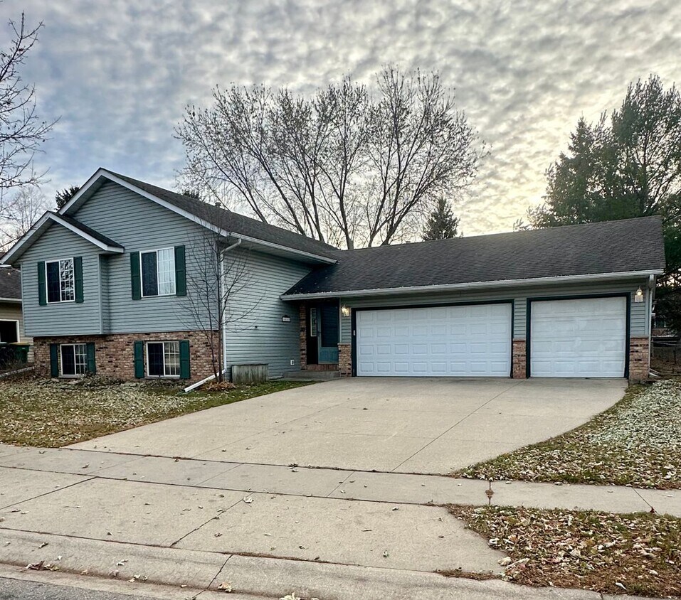 NW Rochester Mn 4 Bedroom, 2 Full Bath, 3 House Rental in Rochester, MN