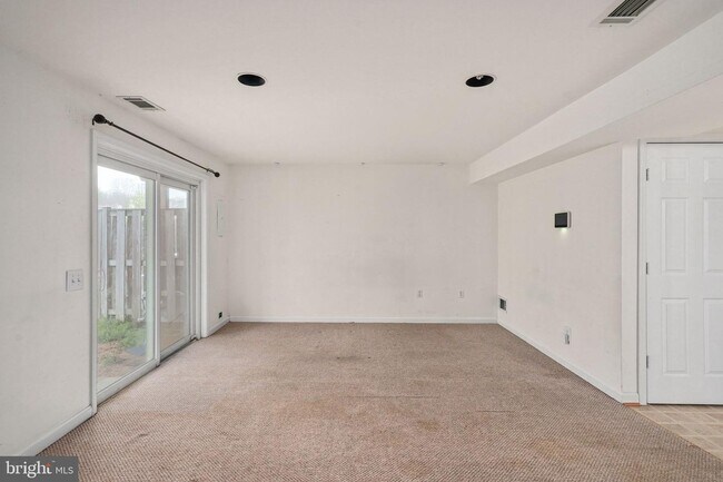 Foto del edificio - 306 Batley Ct