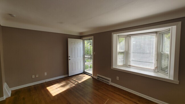 Building Photo - 7460 Lamphere