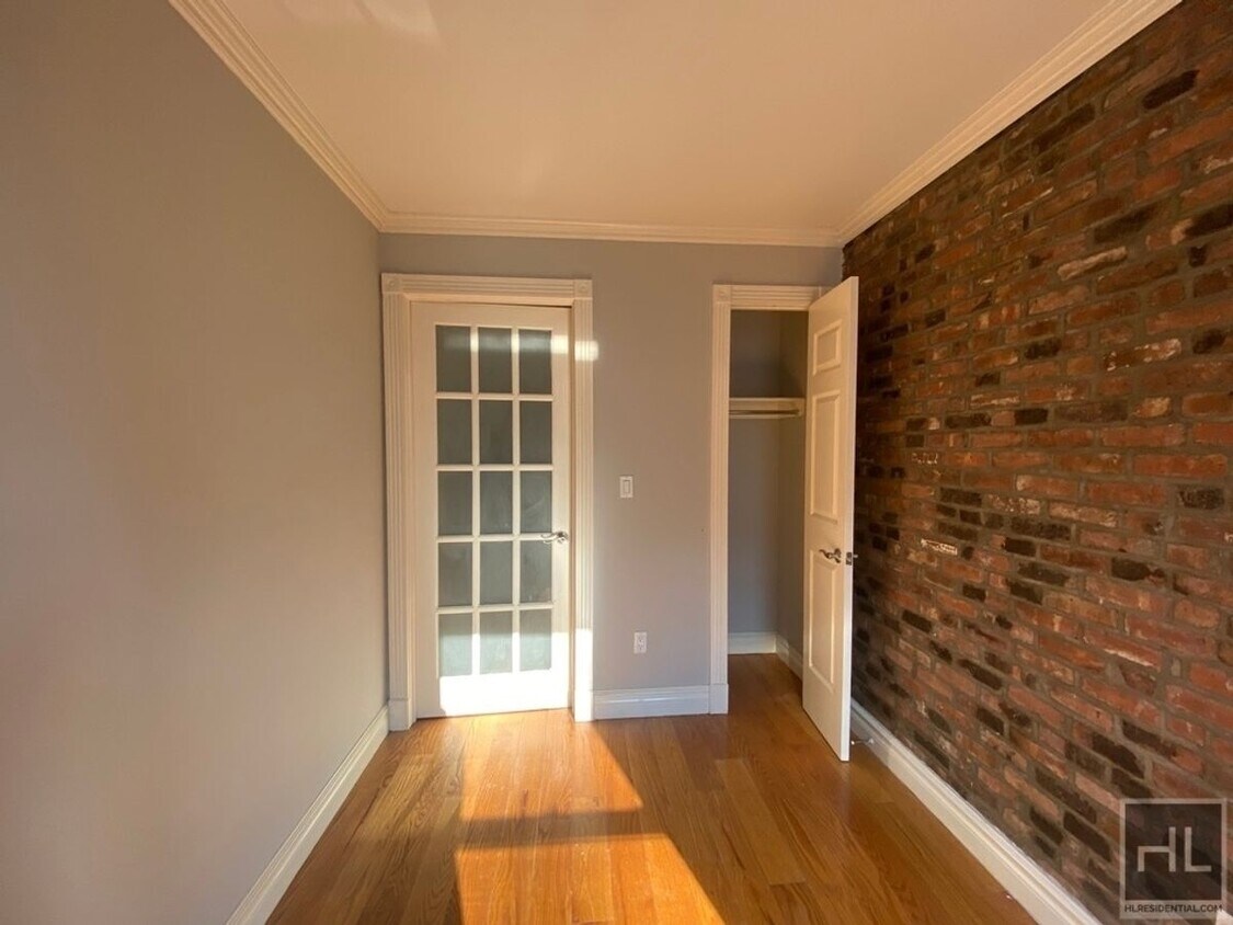 Foto principal - East 5th Street