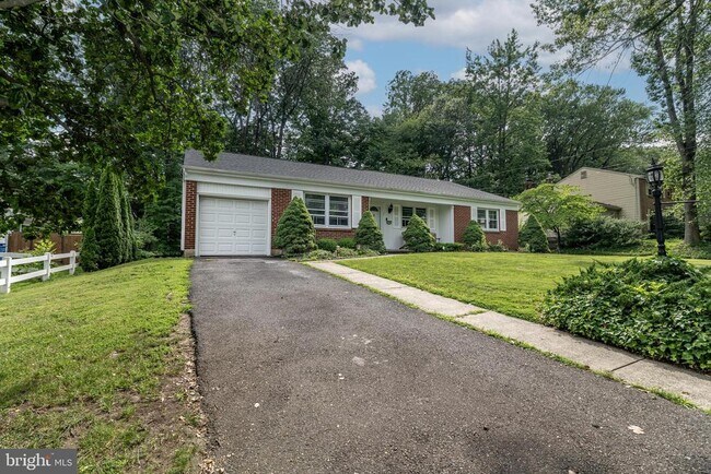 Foto del edificio - 1744 Lark Ln