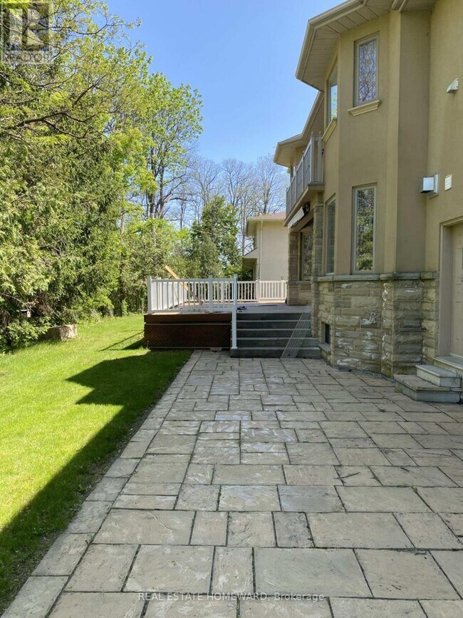 Photo du bâtiment - 7400 Islington Ave