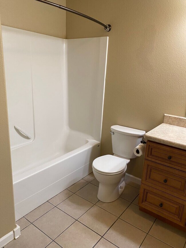 Foto del edificio - 3 Bedroom House with a 2 Garage in Heights