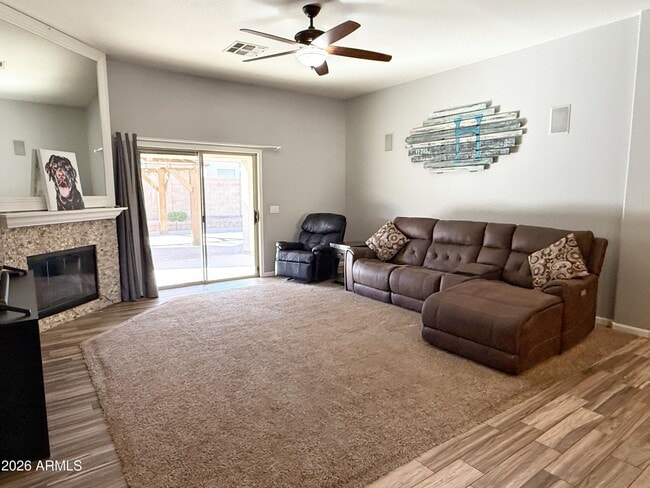 Building Photo - 235 E Smoke Tree Rd