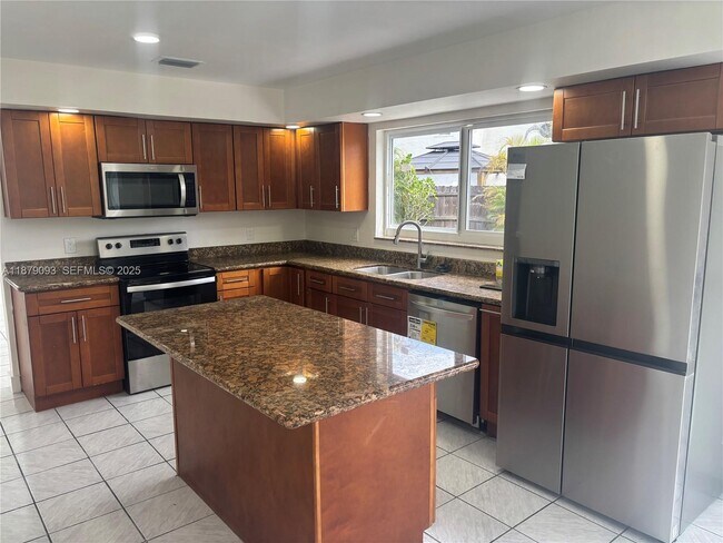 Foto del edificio - 9435 SW 144th Ct