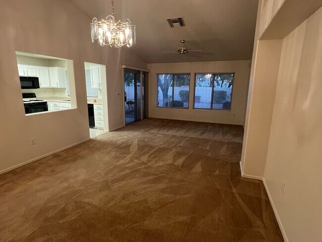 Foto del edificio - 2306 Spring Water Dr