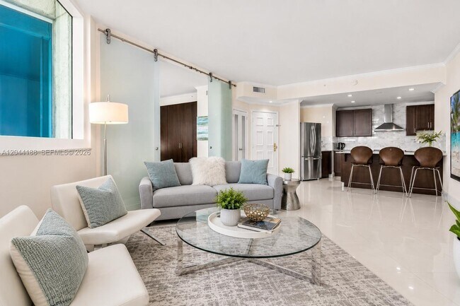 Foto del edificio - 300 S Pointe Dr