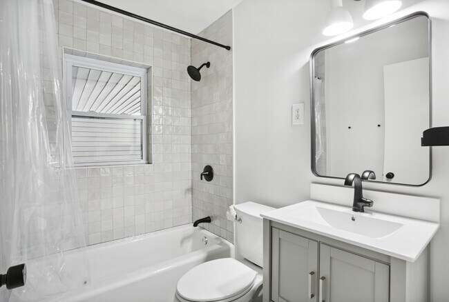 Foto del edificio - 639 Burke Rd NE
