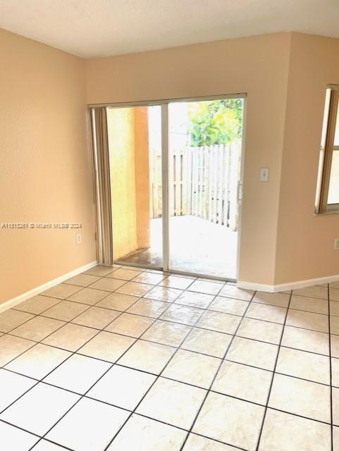 Building Photo - 14051 SW 120th Ct