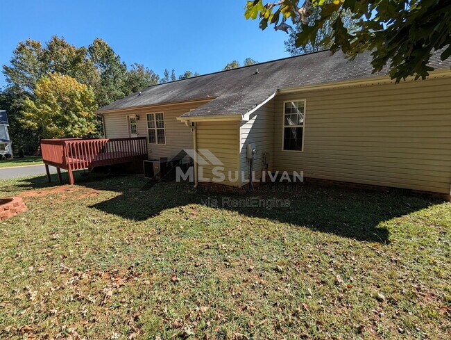 Building Photo - 200 Belle Ct