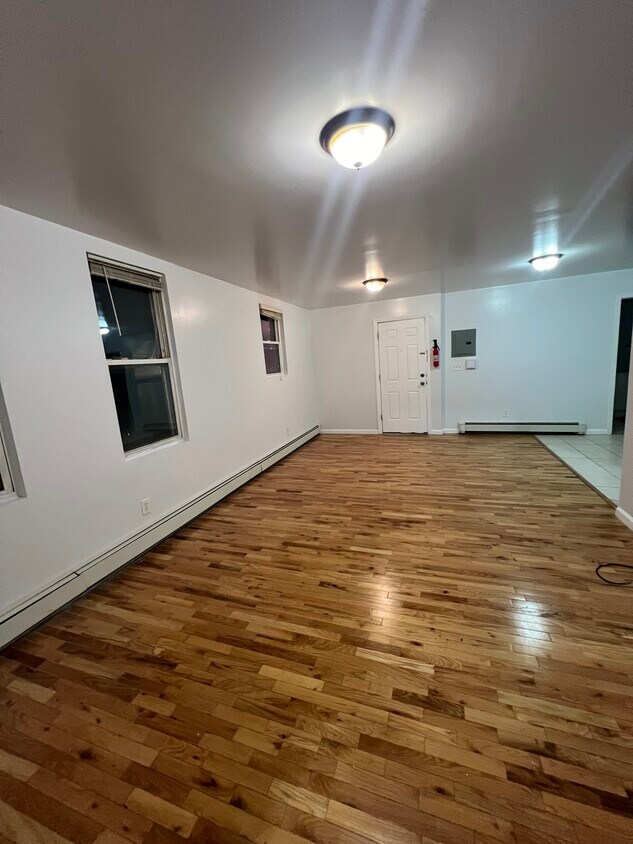 Primary Photo - 775 N 6th St