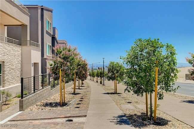 Foto del edificio - 11544 Fleet Wing Ave
