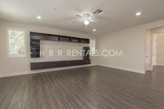 Building Photo - 1496 Dairy Dr