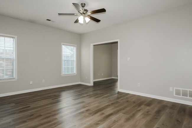Building Photo - 8170 Timber Knoll Ln