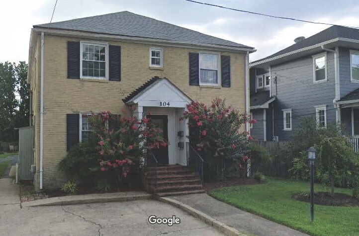 Foto principal - 104 Stewart Ave