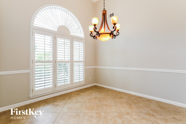 Building Photo - 6040 Ivey Manor Dr