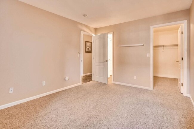 Building Photo - 183 Pelican Cir