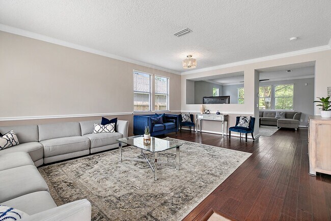 Foto del edificio - 1028 Dunstable Ln