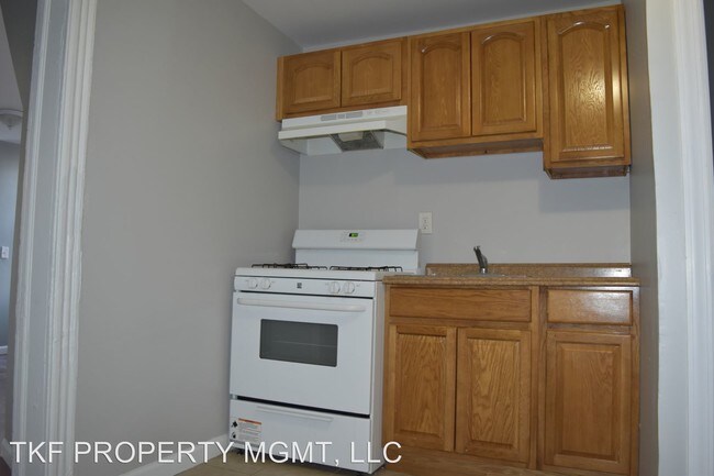 Building Photo - 20 GARWOOD Pl