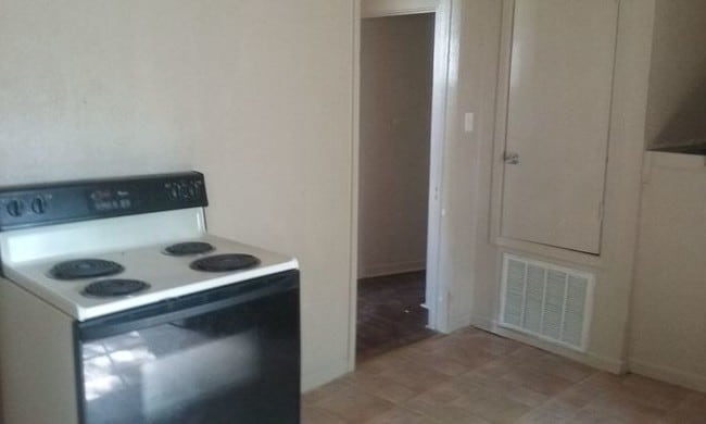 Building Photo - Nice 2 bed 1 bath Rental in Chickasha Ok