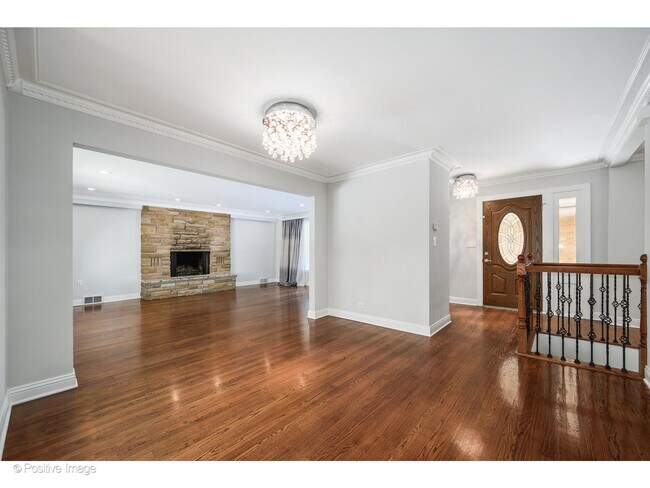 Foto del edificio - 335 Brookside Ln