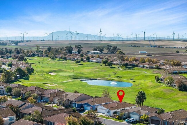 Foto del edificio - 351 Spyglass Dr