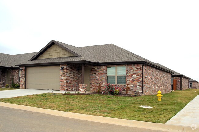 Building Photo - The Townhomes of Siena