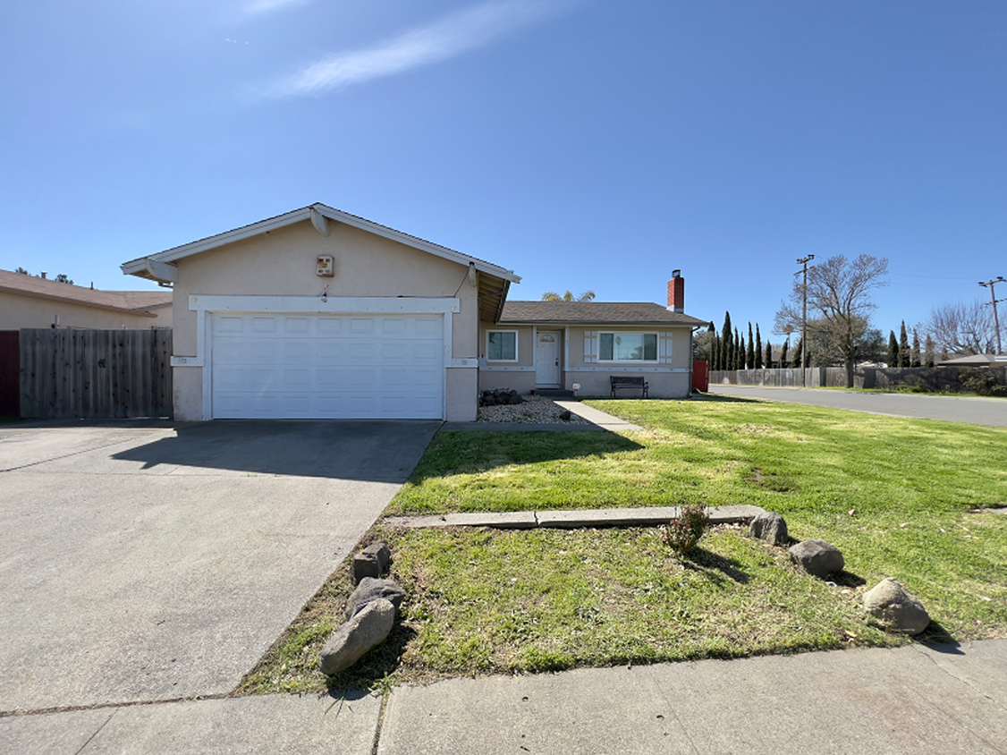 Primary Photo - Renovated American Canyon Home Near School...