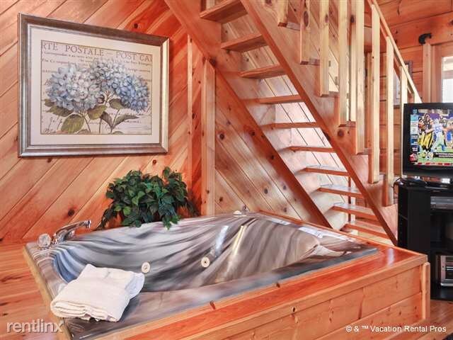 Building Photo - 3003 Mountain Memories Way