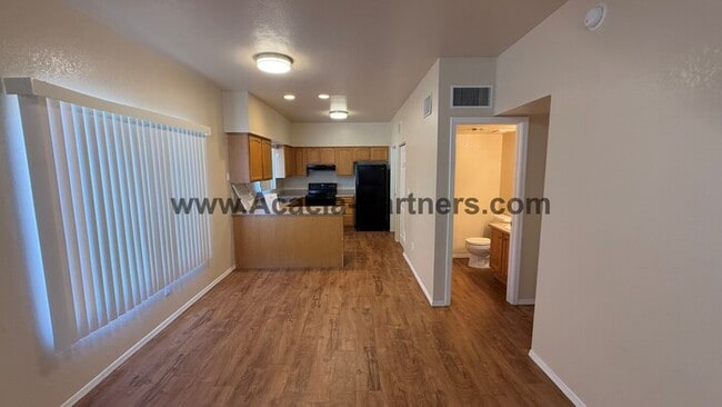 Building Photo - Gated Two Bedroom Townhome