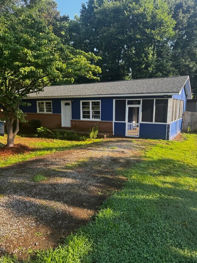 Building Photo - 333 S Eastway Dr
