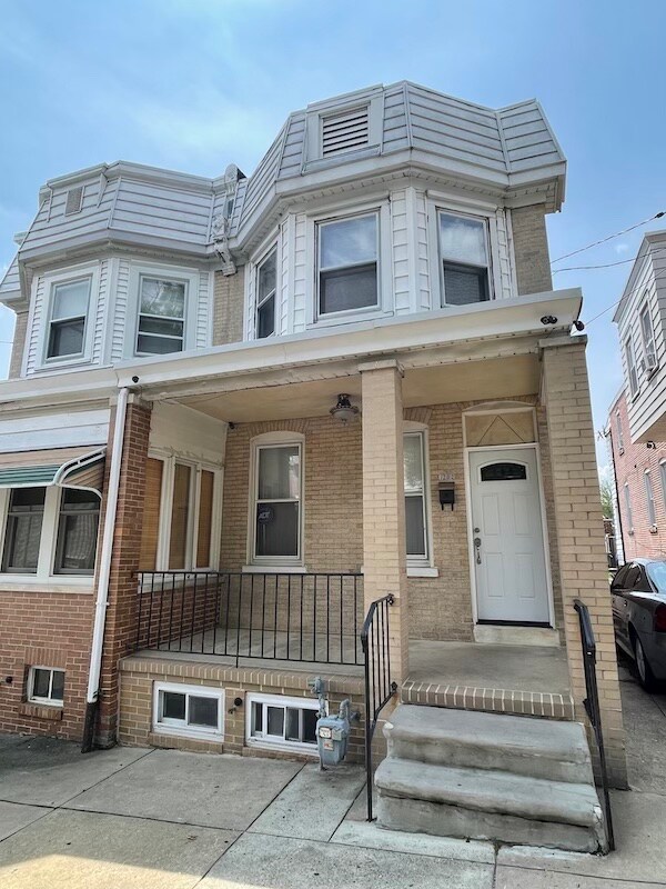 Building Photo - 1202 Maple St