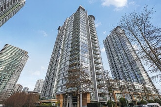 Building Photo - 1067 Marinaside Crescent