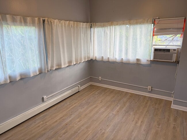Foto del edificio - Updated 2 bed 1 bathroom in the avenues!