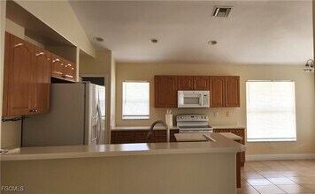 Building Photo - 749 Harfleur Ct